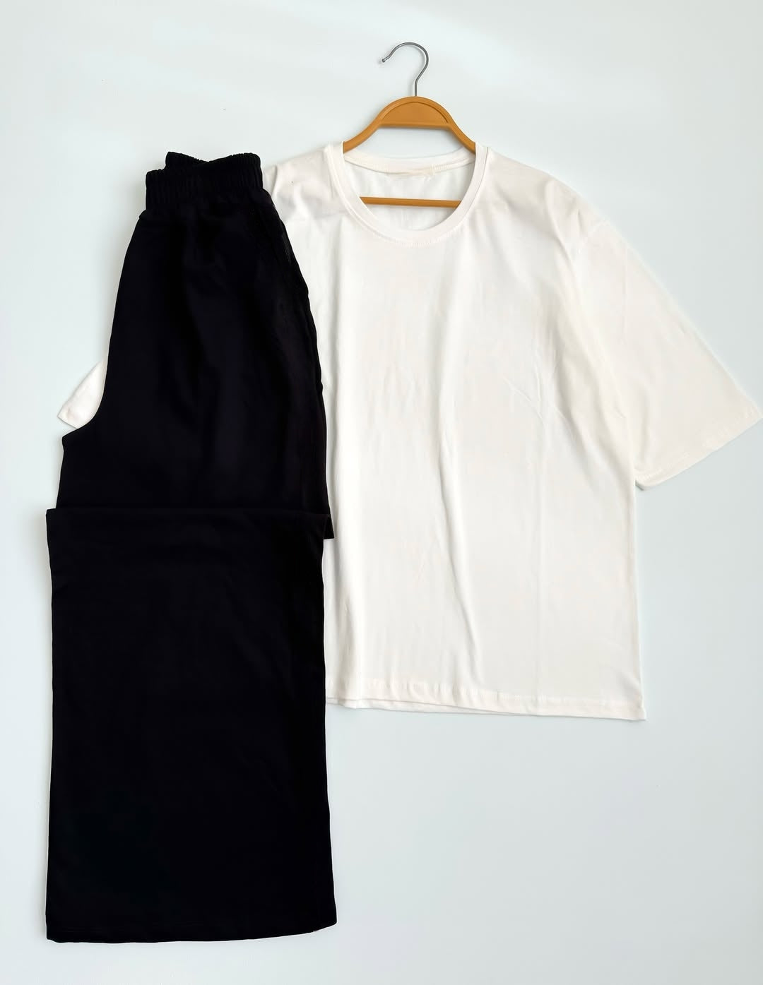 Oversized Comfort Mode | White & Black